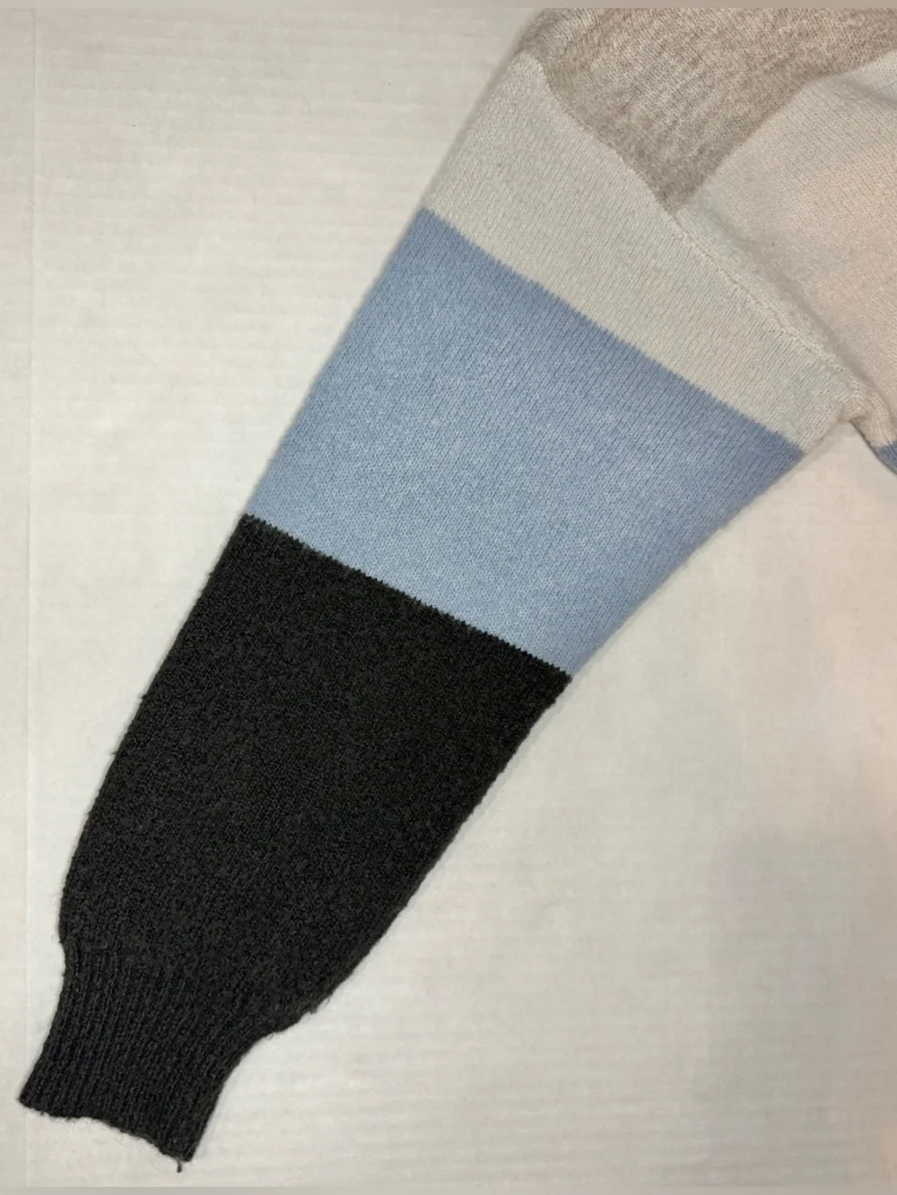 H&M Colorblock Knit Sweater Blue Gray White Black Crew Neck Pullover Size S - Picture 14 of 15